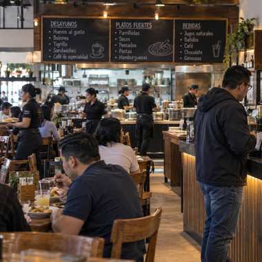 Restaurante — Comandas y cobro en mesa